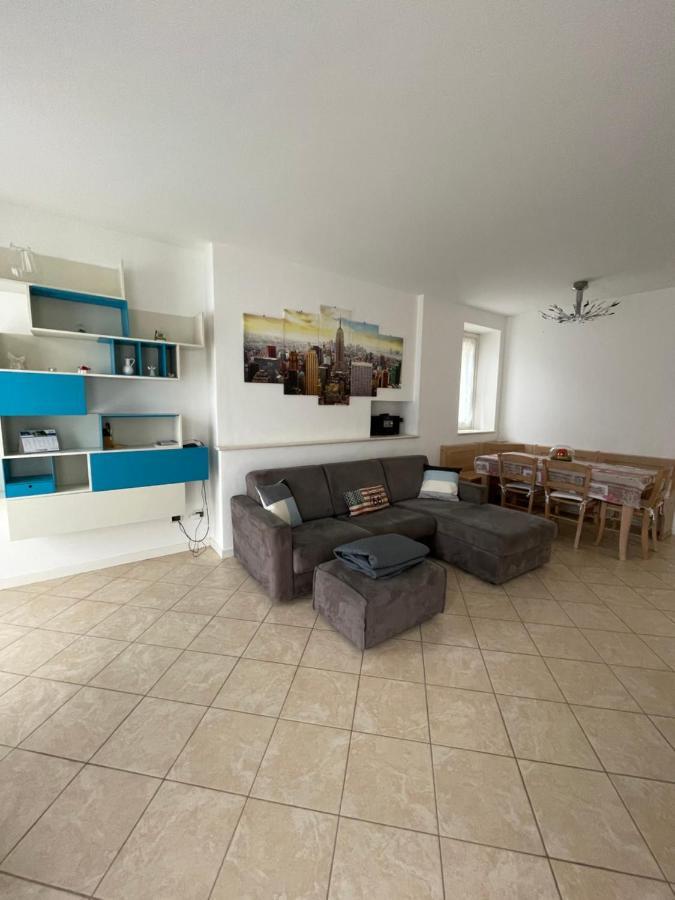 Cottage Il Cigno Con Accesso Al Lago - Como Lake Dervio Luaran gambar